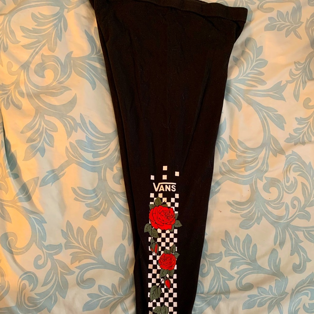 super cute vans leggings with red roses